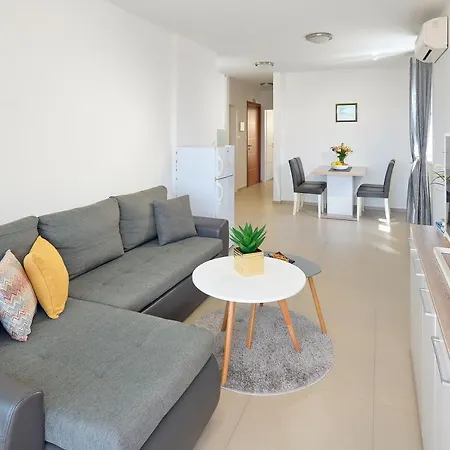 Ivano Apartment Makarska